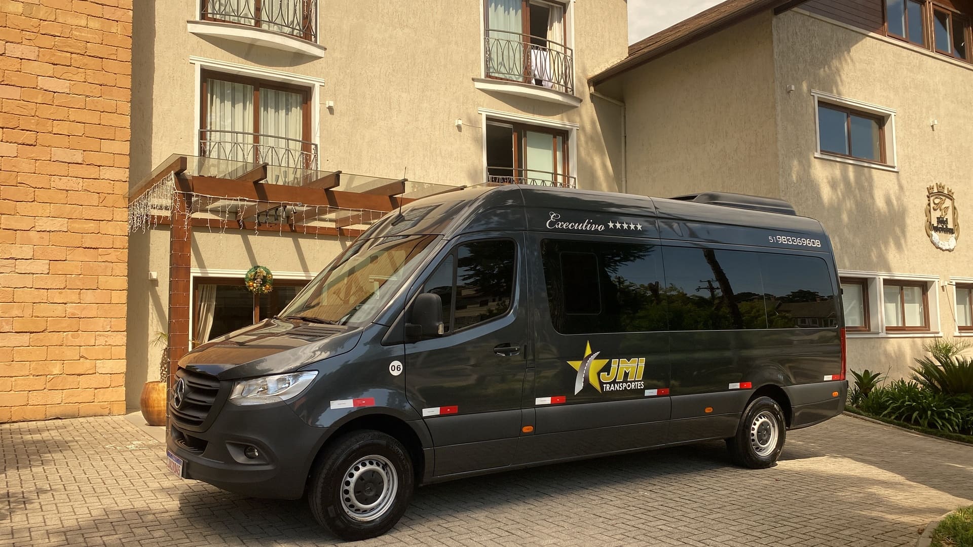 TRANSFER PRIVATIVO DE 8 A 15 PESSOAS - IDA E VOLTA - POA - GRAMADO - POA - Image 7